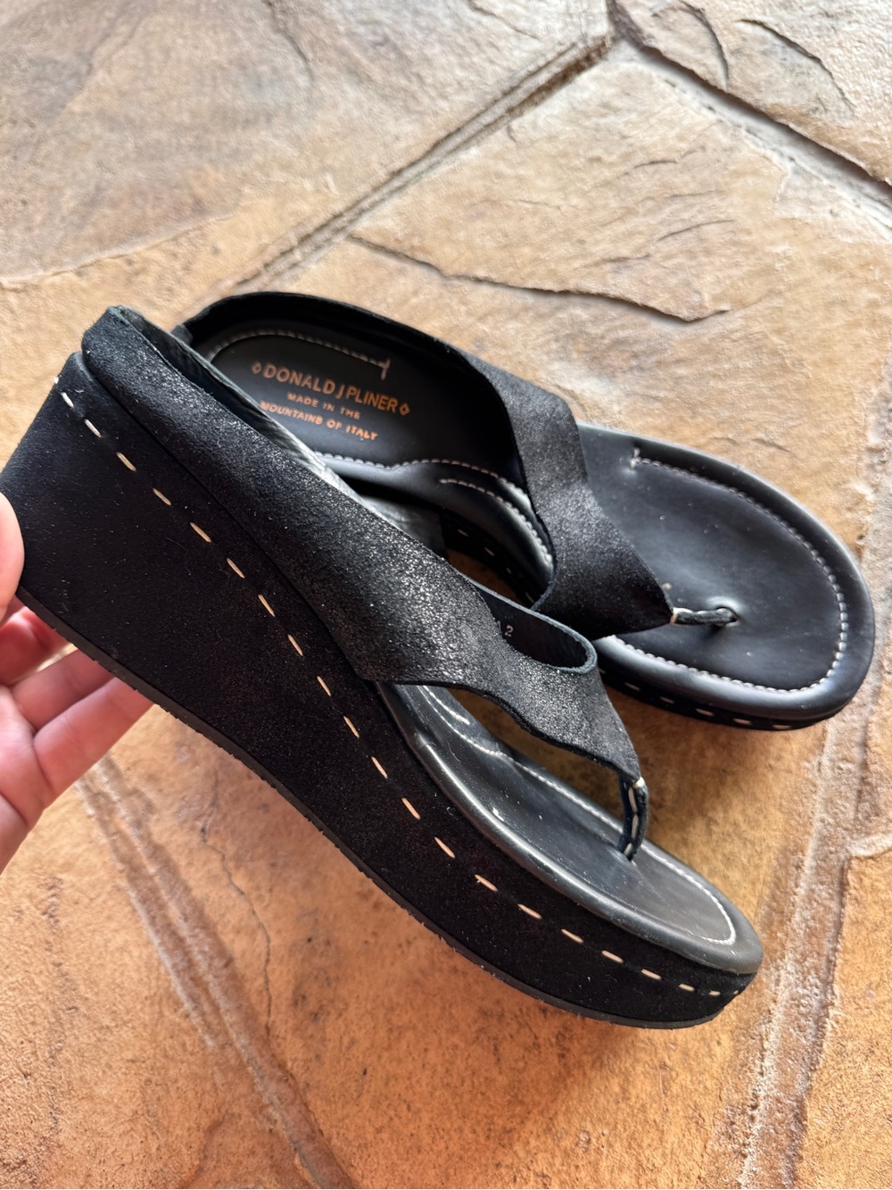 Donald J Pliner Shana 2 Black Metallic Leather Wedge Thong Sandals Size 10N